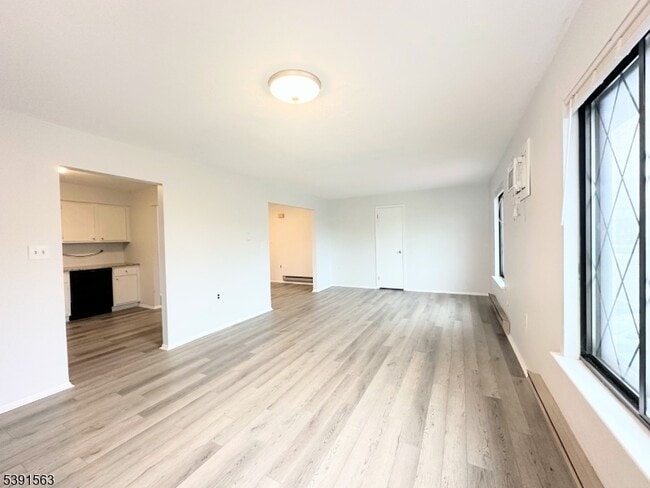 Building Photo - 70 Farm Rd