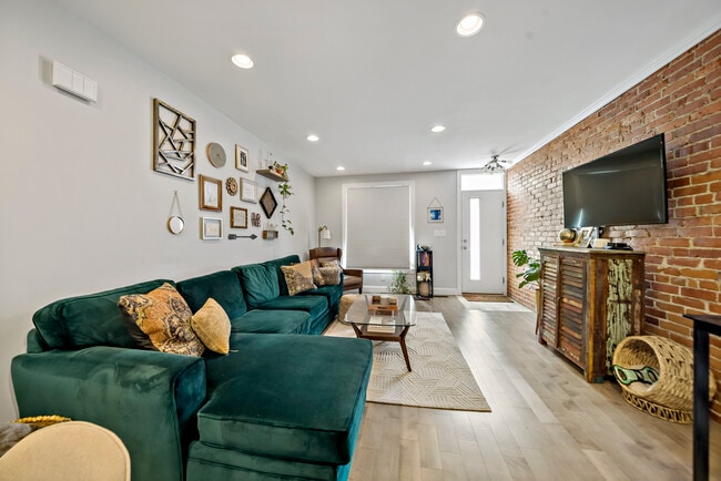 Building Photo - 1225 Tree St