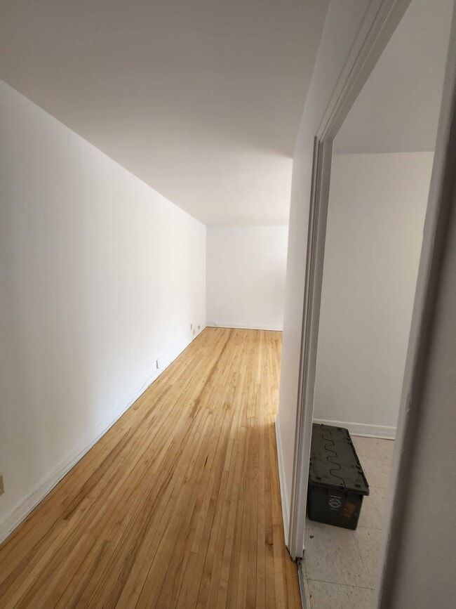 Photo du bâtiment - 3635 Av Ridgewood