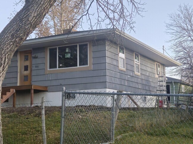 Building Photo - 1210 7th Ave S