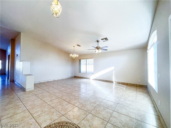 Foto del edificio - 8492 Brody Marsh Ave