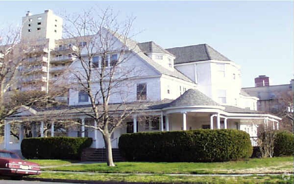 Building Photo - 503 8th Ave
