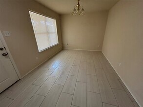 Building Photo - 707 Kiley Dr