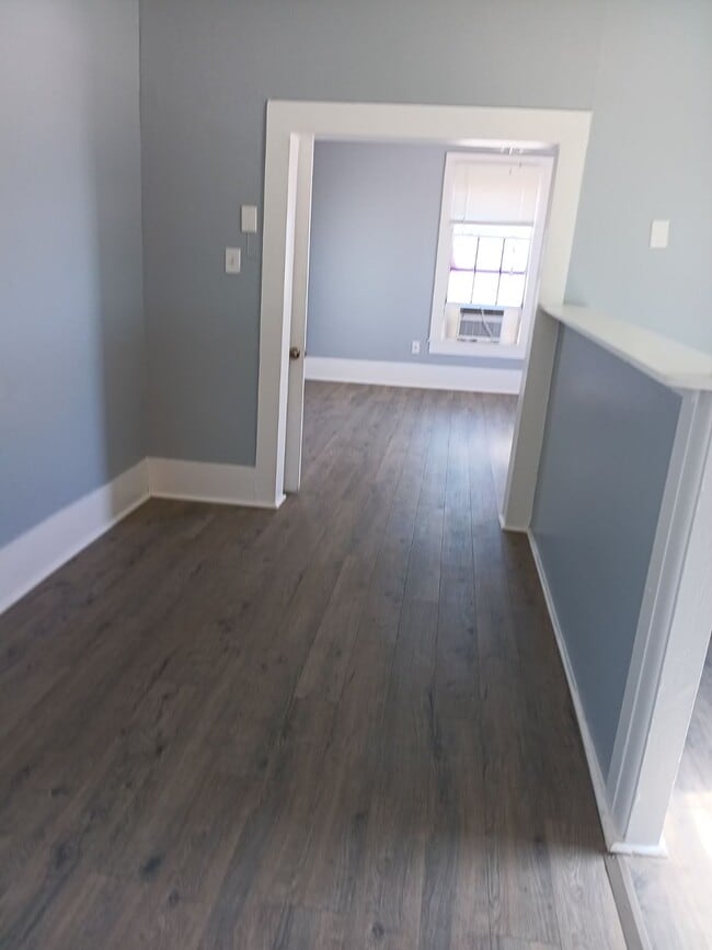 Foto del edificio - 215 W King Ave