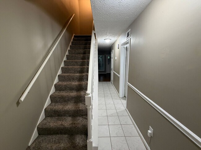 Foto del edificio - 103 Wenwood Cir