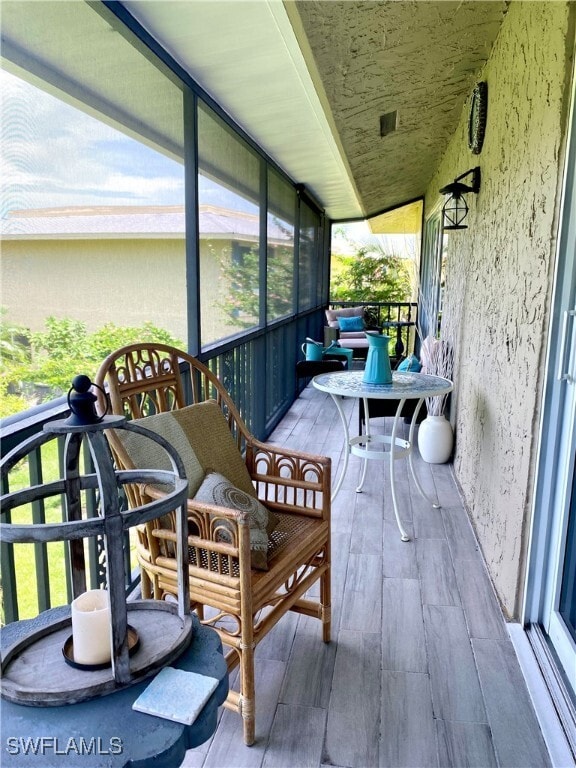 Building Photo - 306 Palm Dr