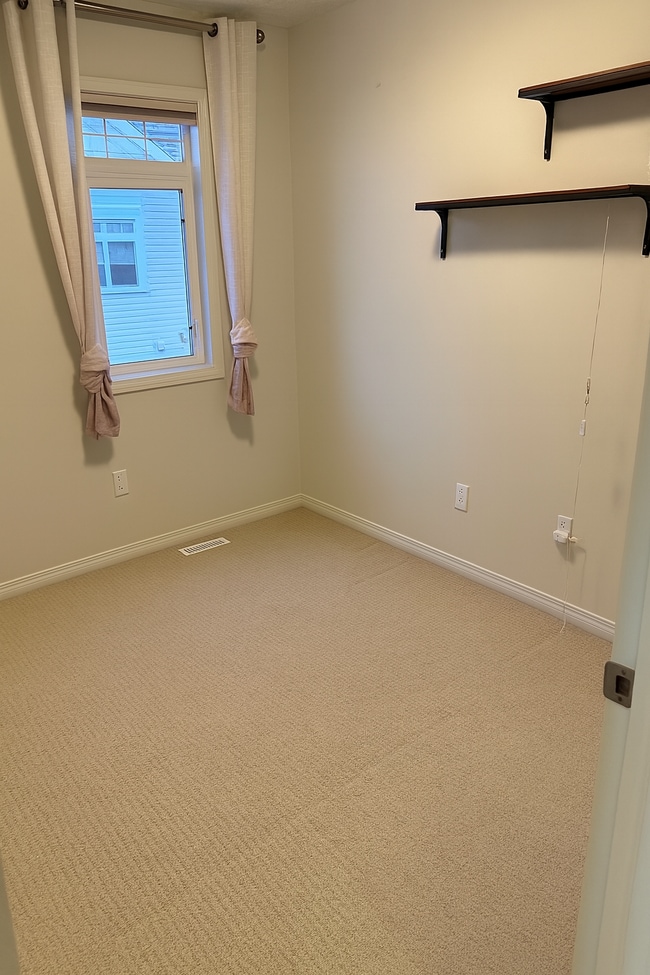 Building Photo - 1804-1804 70 St SW