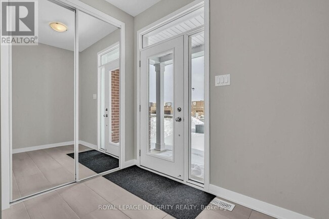 Building Photo - 505 Oldenburg Ave