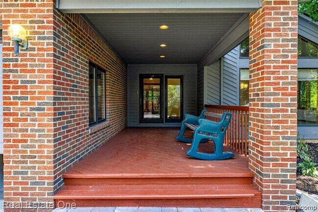 Foto del edificio - 18990 Beck Rd