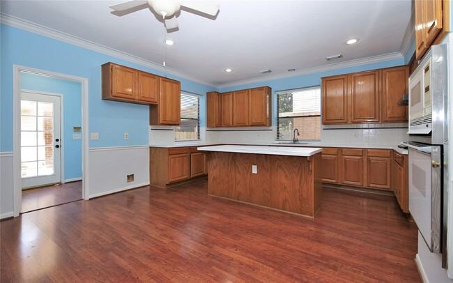 Foto del edificio - 10419 Pearl Dr