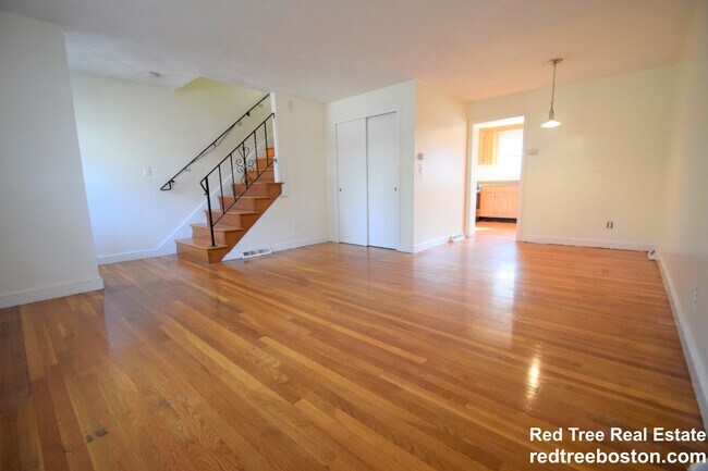 Building Photo - 10 Rodgers Ave