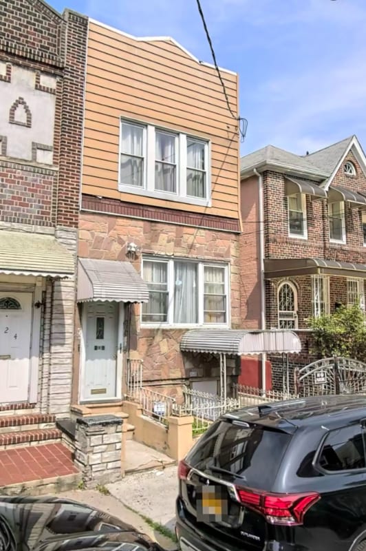 Photo - 210 E 55th St House