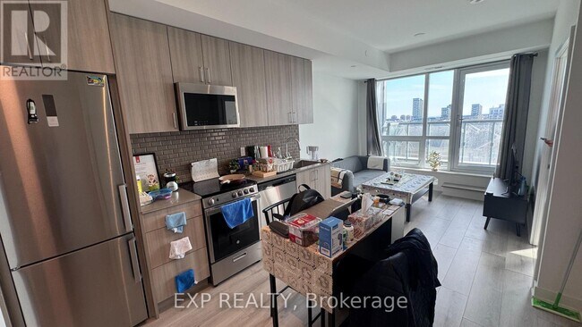 Photo du bâtiment - 1005 Dundas St E