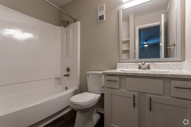 1 BR, 1 BA - 660 SF - Raintree