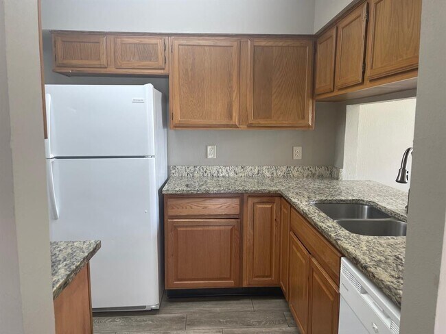 Building Photo - 21510 Millhouse Ct