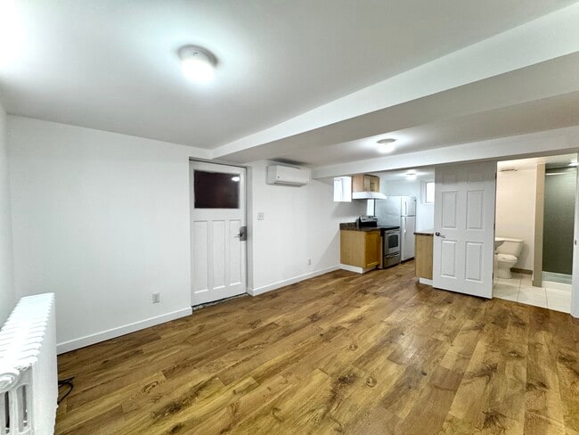 Building Photo - 135 Chisholm Ave