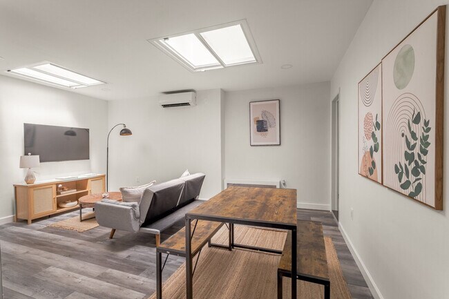 Foto del edificio - 218 E 104th St