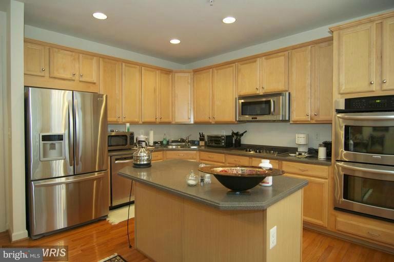 Primary Photo - 20 Swanton Ln