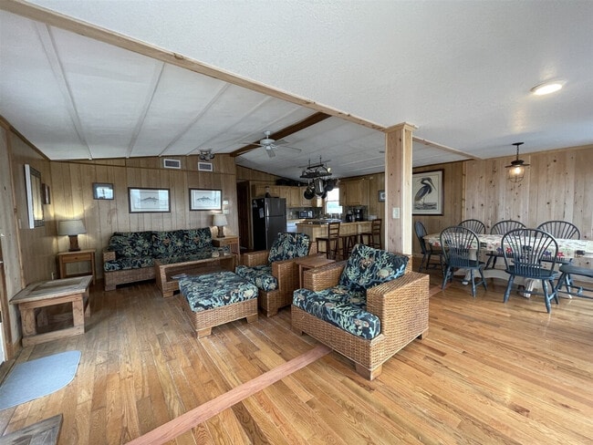 Building Photo - 57144 Lighthouse Rd