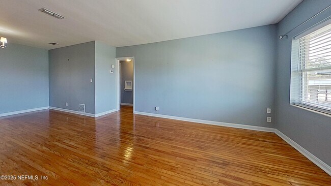 Foto del edificio - 1551 Nicholson Rd