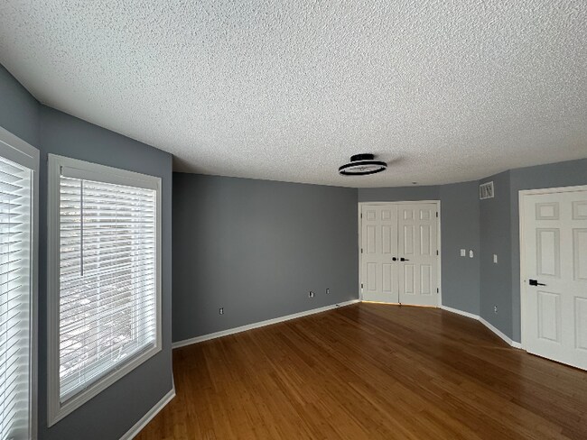 Foto del edificio - 951 Trenton Ln N