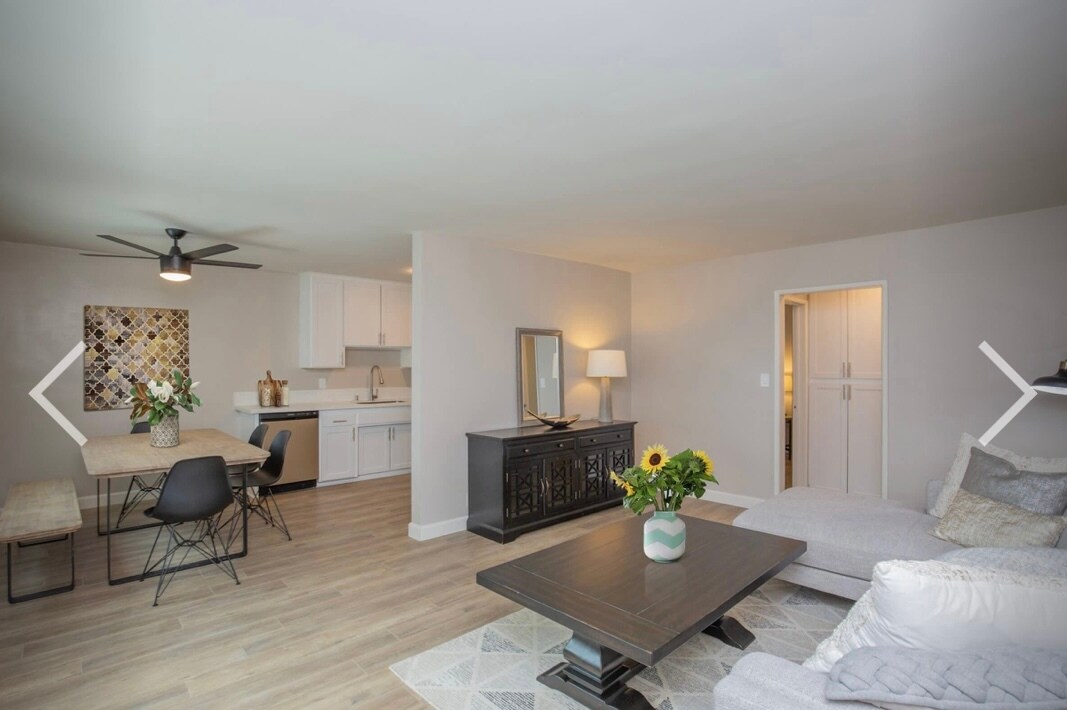 Foto principal - 348 W Chevy Chase Dr