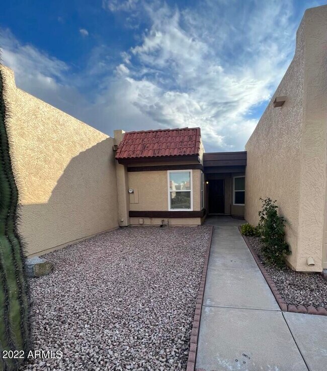 Building Photo - 2525 E Wagoner Rd