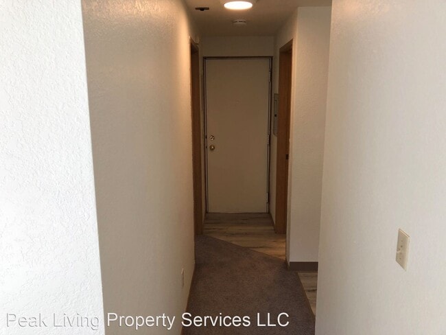 Building Photo - 10540-10544 Whitman Ave N