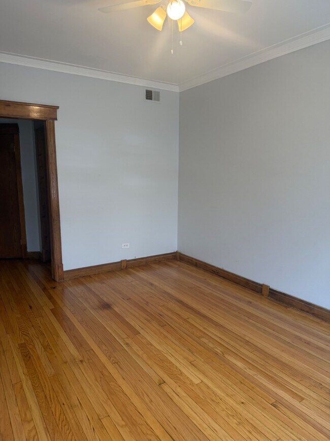 Foto del edificio - 6859 S King Dr