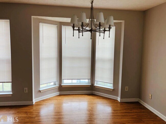 Building Photo - 1713 Barrington Overlook