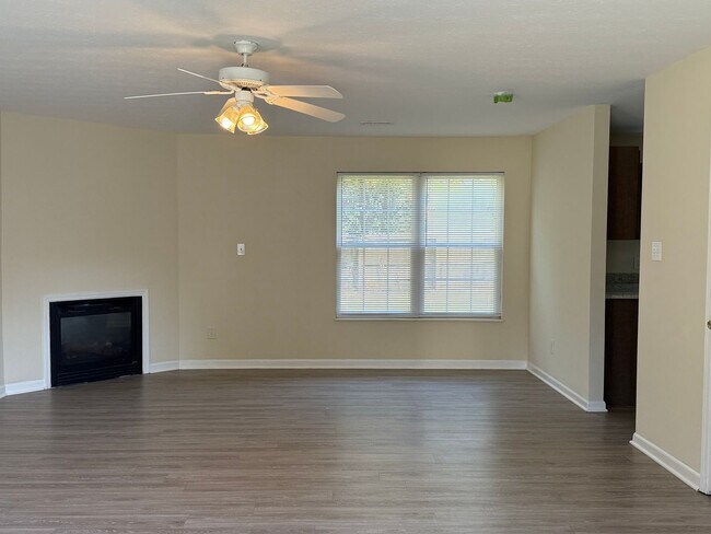 Foto del edificio - Updated 4 Bedroom 2.5 Bath house in conven...
