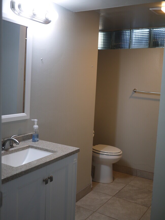 Bathroom - 113 Regents Blvd