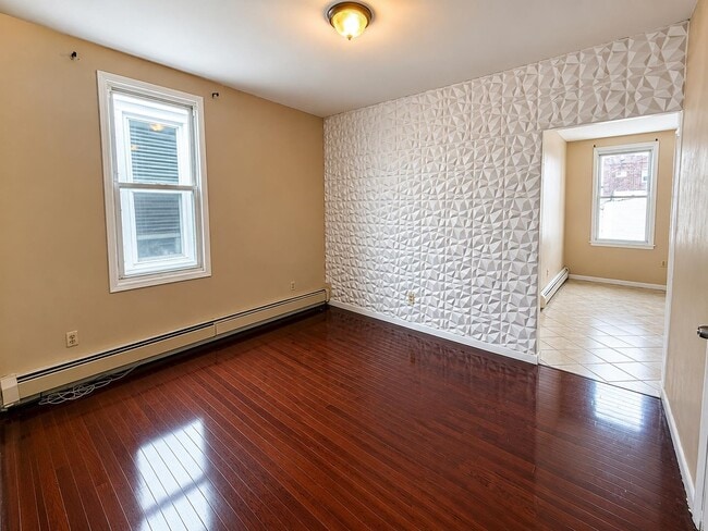 Building Photo - 804 27th St