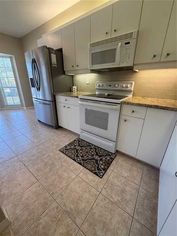 Building Photo - 414 Laurel Lake Dr
