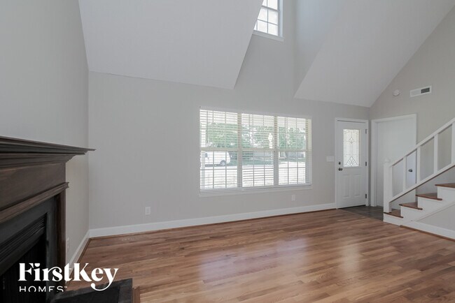 Foto del edificio - 3612 Cedar Bark Dr