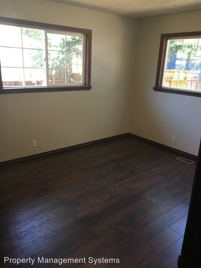 Foto del edificio - 2551 NE Parkwood St