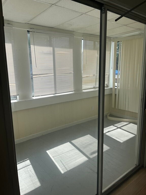 Building Photo - 23 Aberdeen Rd