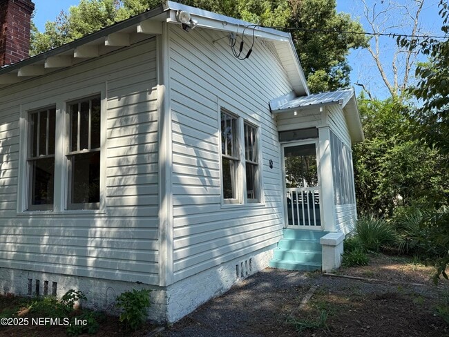 Building Photo - 4713 Kingsbury St
