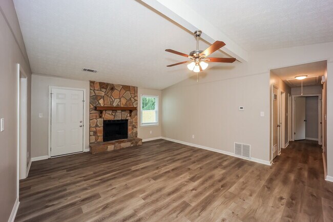 Foto del edificio - 4741 Cedar Lake Dr SE