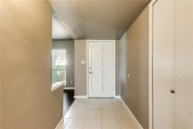 Building Photo - 6417 Tyler Ct