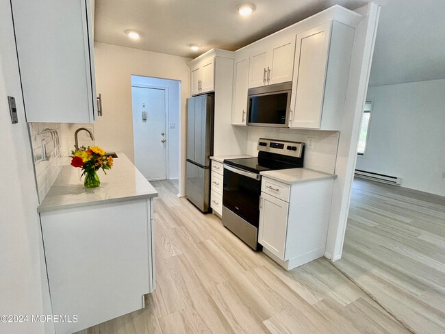 Building Photo - 175 Amberly Dr