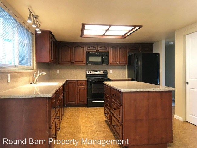 Building Photo - 4 br, 3 bath House - 6091 Dinah Court