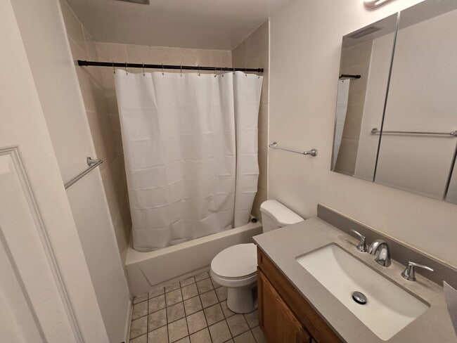 Foto del edificio - 5001 Carriage Way Dr