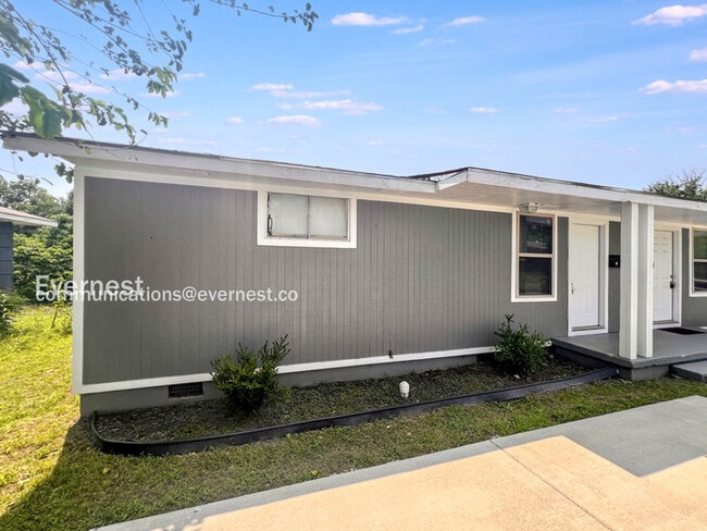 Building Photo - 41 Hiland Pl