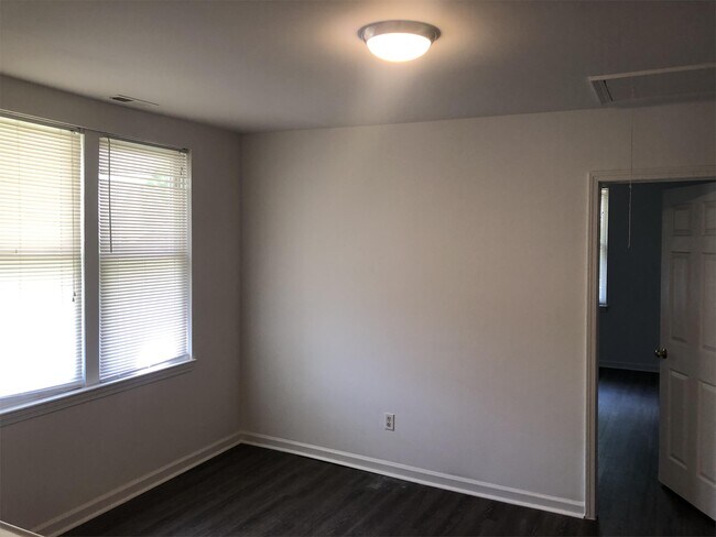 Foto del edificio - 309 Rogers Lake Rd