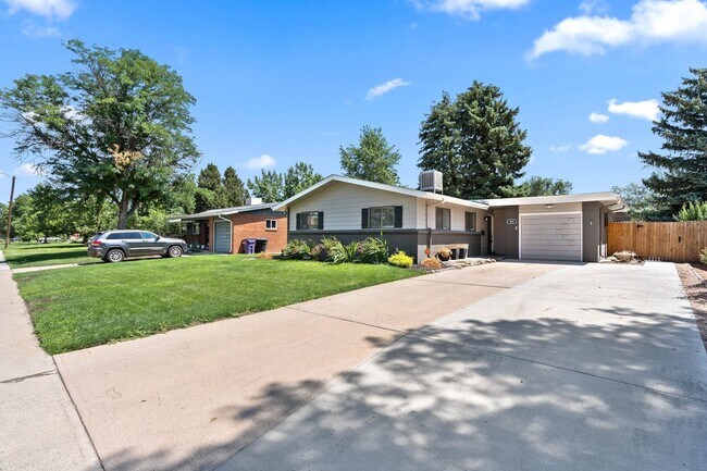 Building Photo - Beautiful Home in Southeast Denver