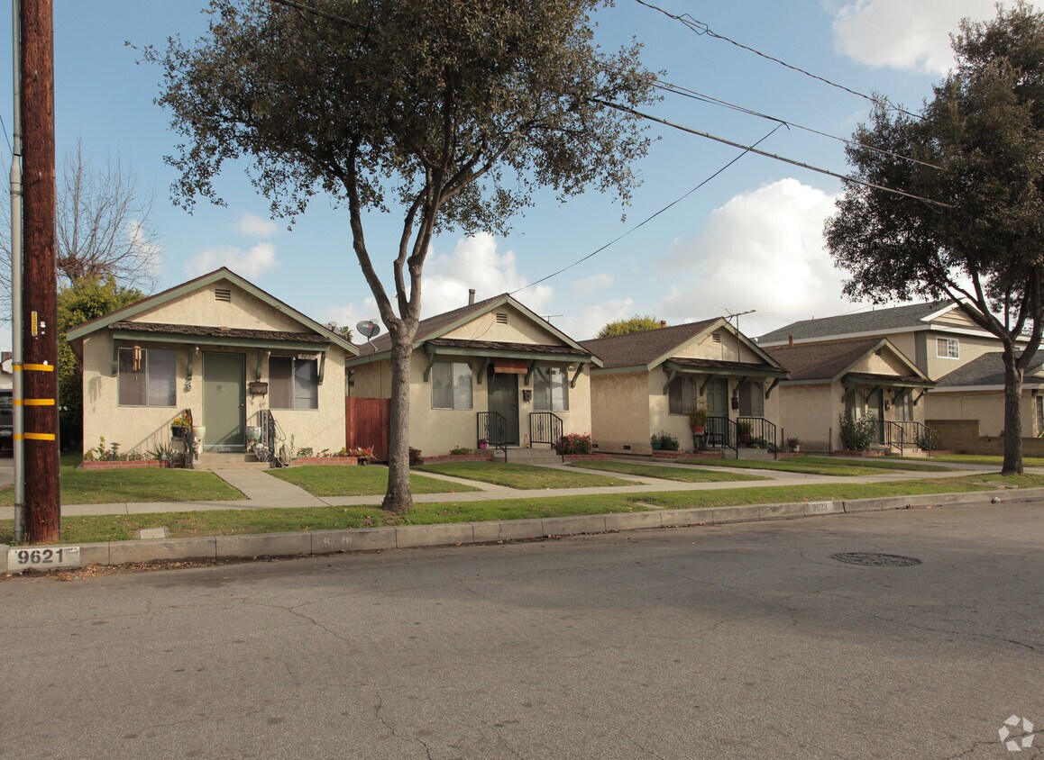 Building Photo - 9621--9627 Laurel St