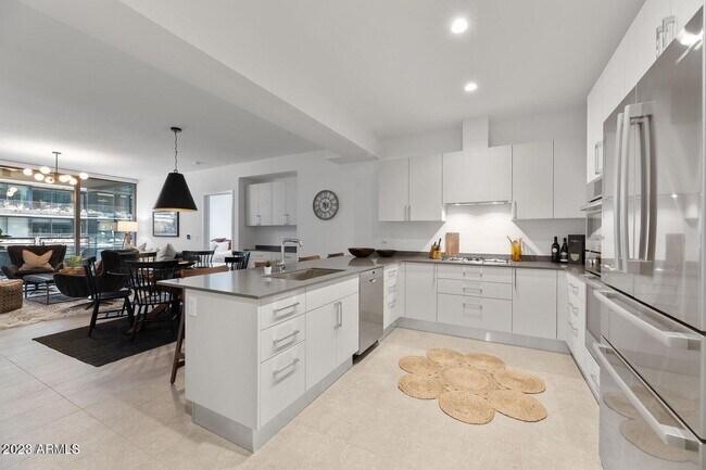 Foto del edificio - 7180 E Kierland Blvd