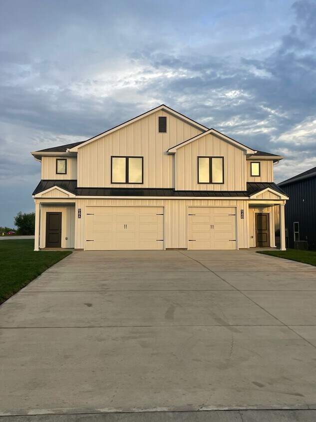 Foto principal - The Residences at Bryson Lake-94