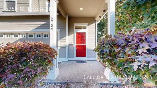 Foto del edificio - 5758 NE Damsel Dr